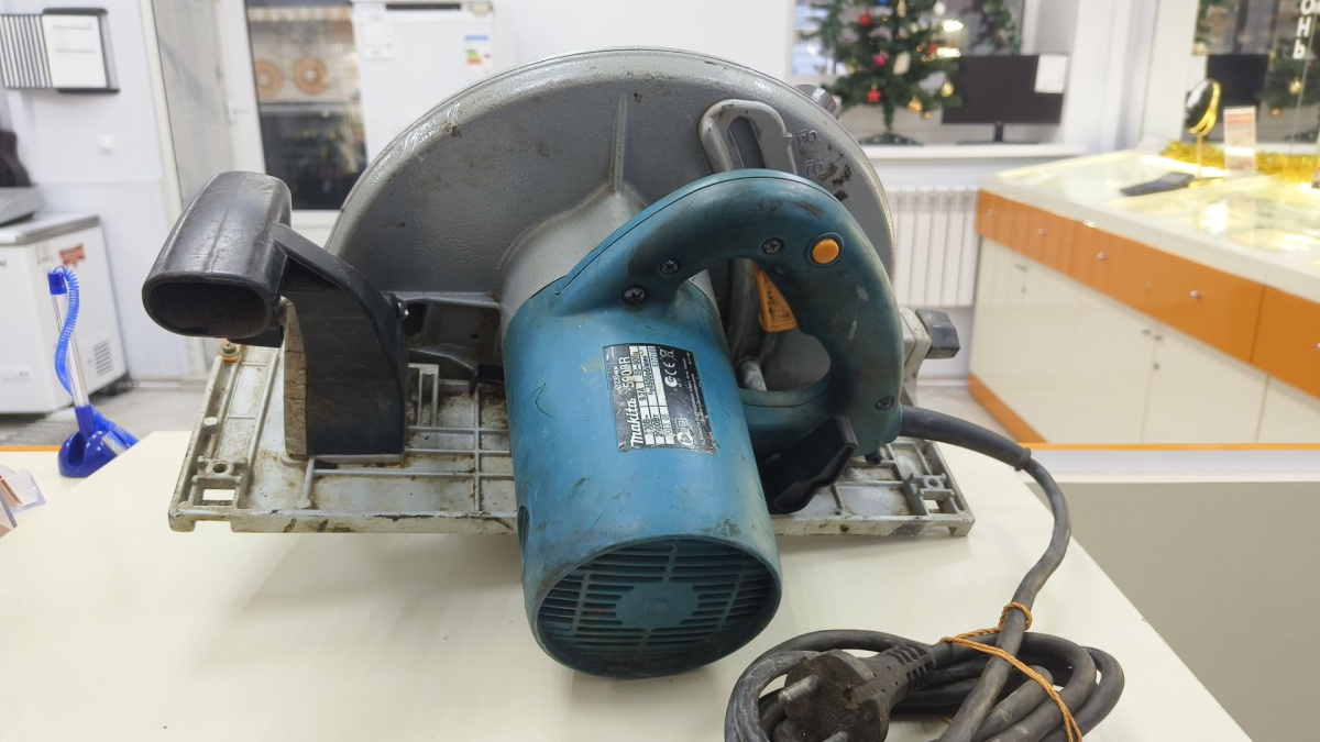 Дисковая пила Makita 5903R