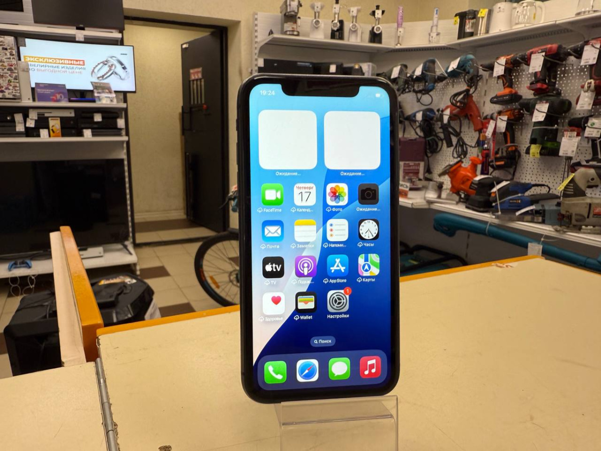 Смартфон Apple iPhone 11 64Gb