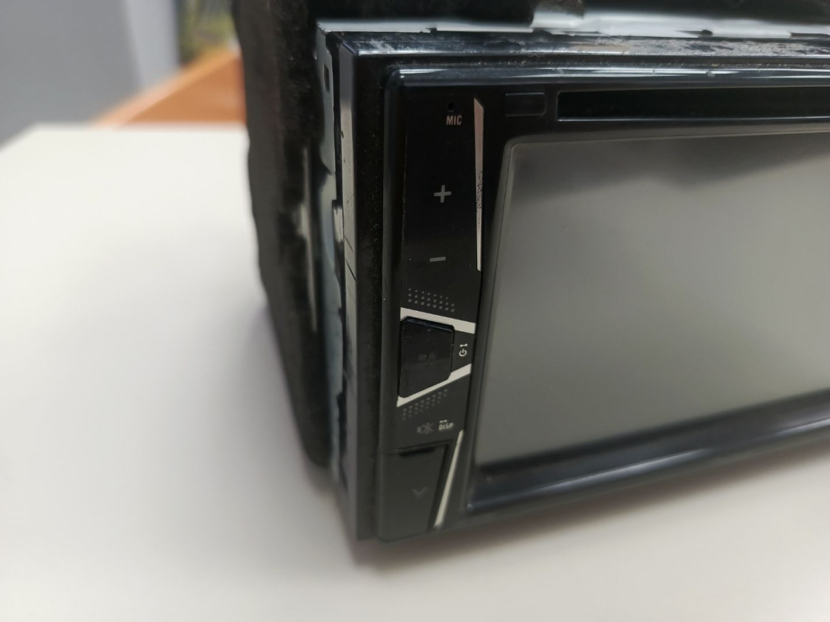 Автомагнитола Pioneer AVH-G220BT