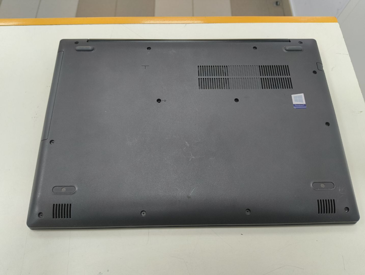 Ноутбук Lenovo 330; Core i3-7020U, GeForce MX150 (25 W), 12 Гб, 256 Гб, 500 Гб