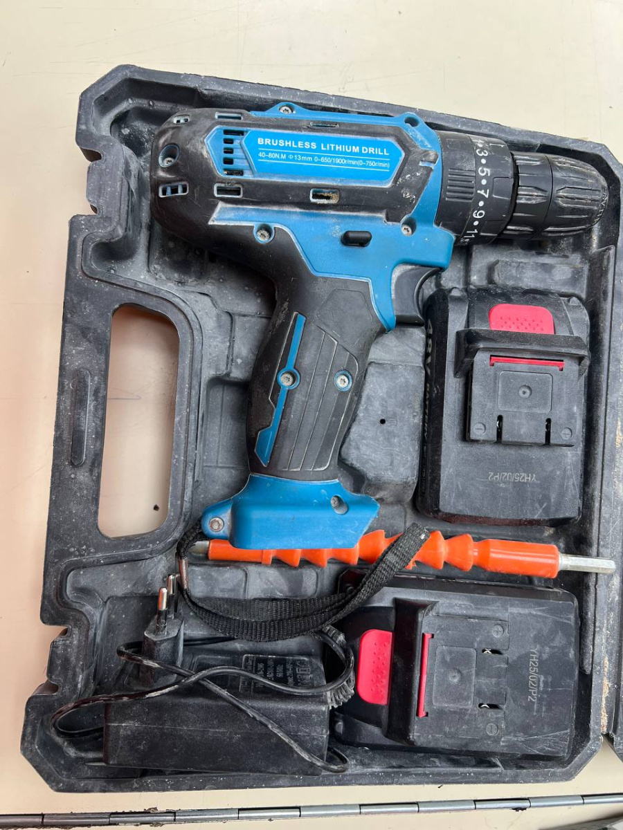 Шуруповерт Makita NO Name;
