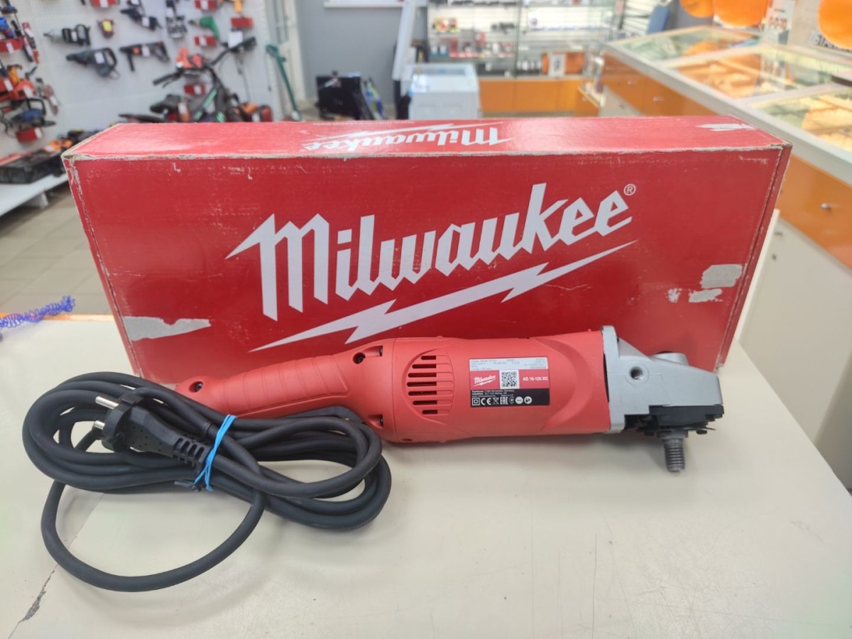 Угловая шлифмашина Milwaukee AG 16-125 XC