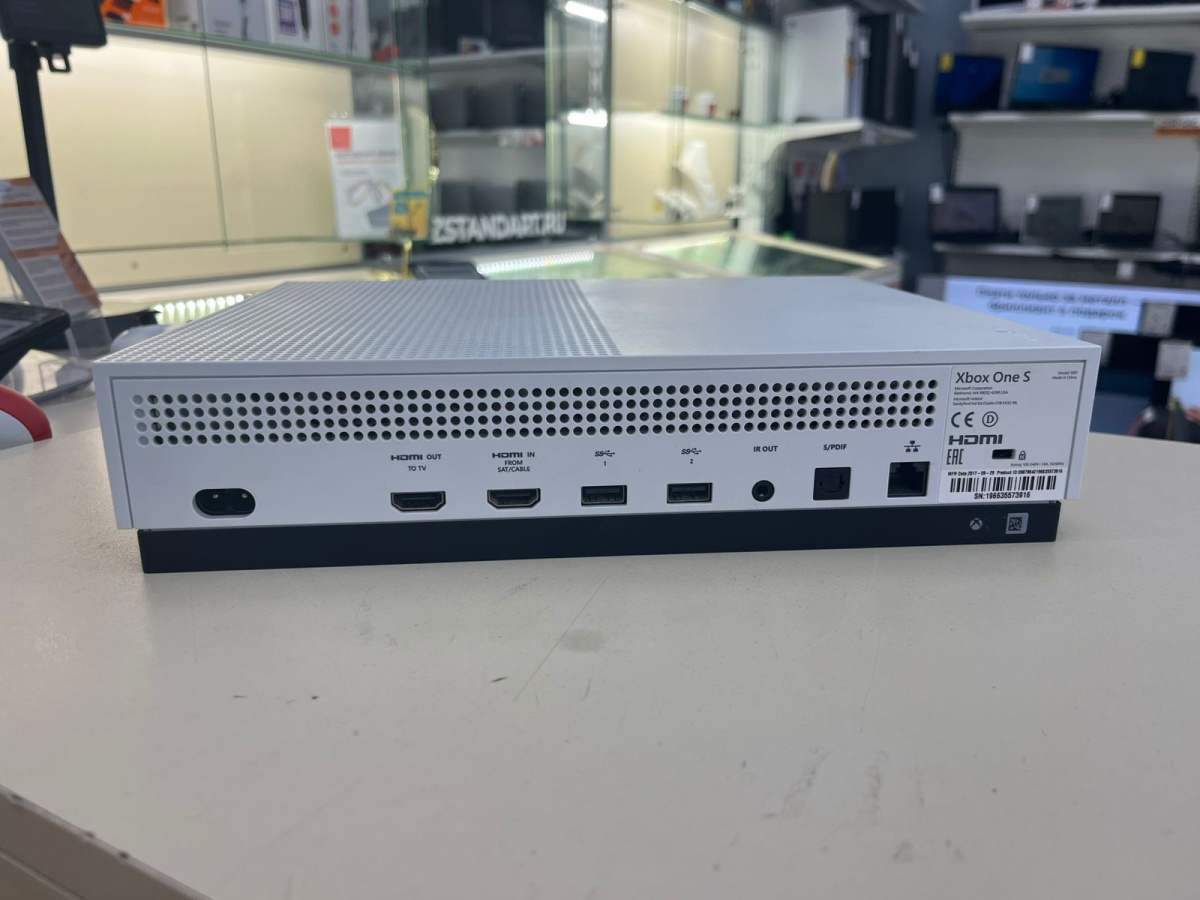 Игровая приставка Xbox One S 500Gb Игровая приставка Xbox One S 500Gb