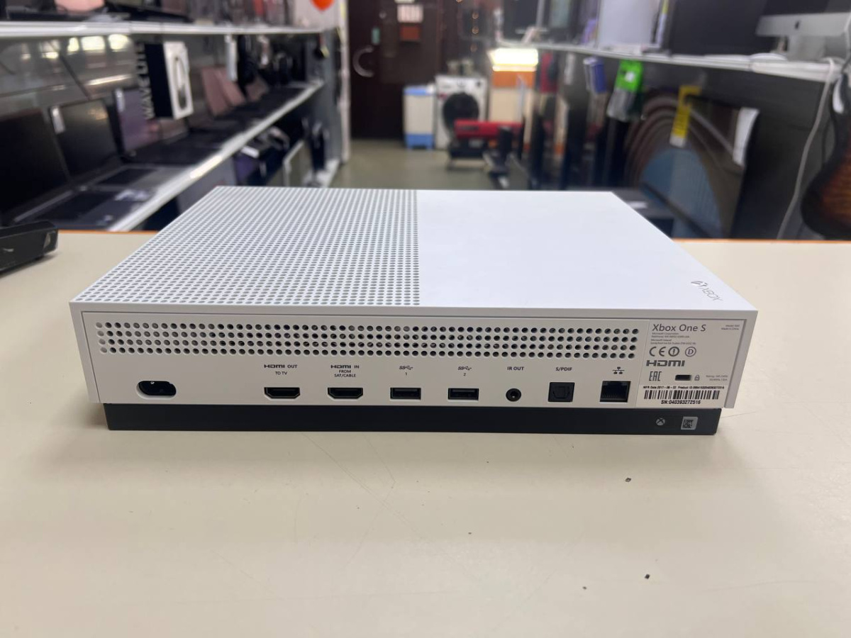 Игровая приставка Xbox One S 1TB