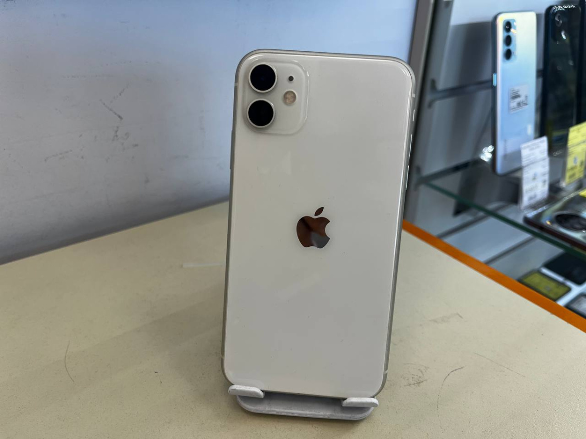 Смартфон Apple iPhone 11 64Gb