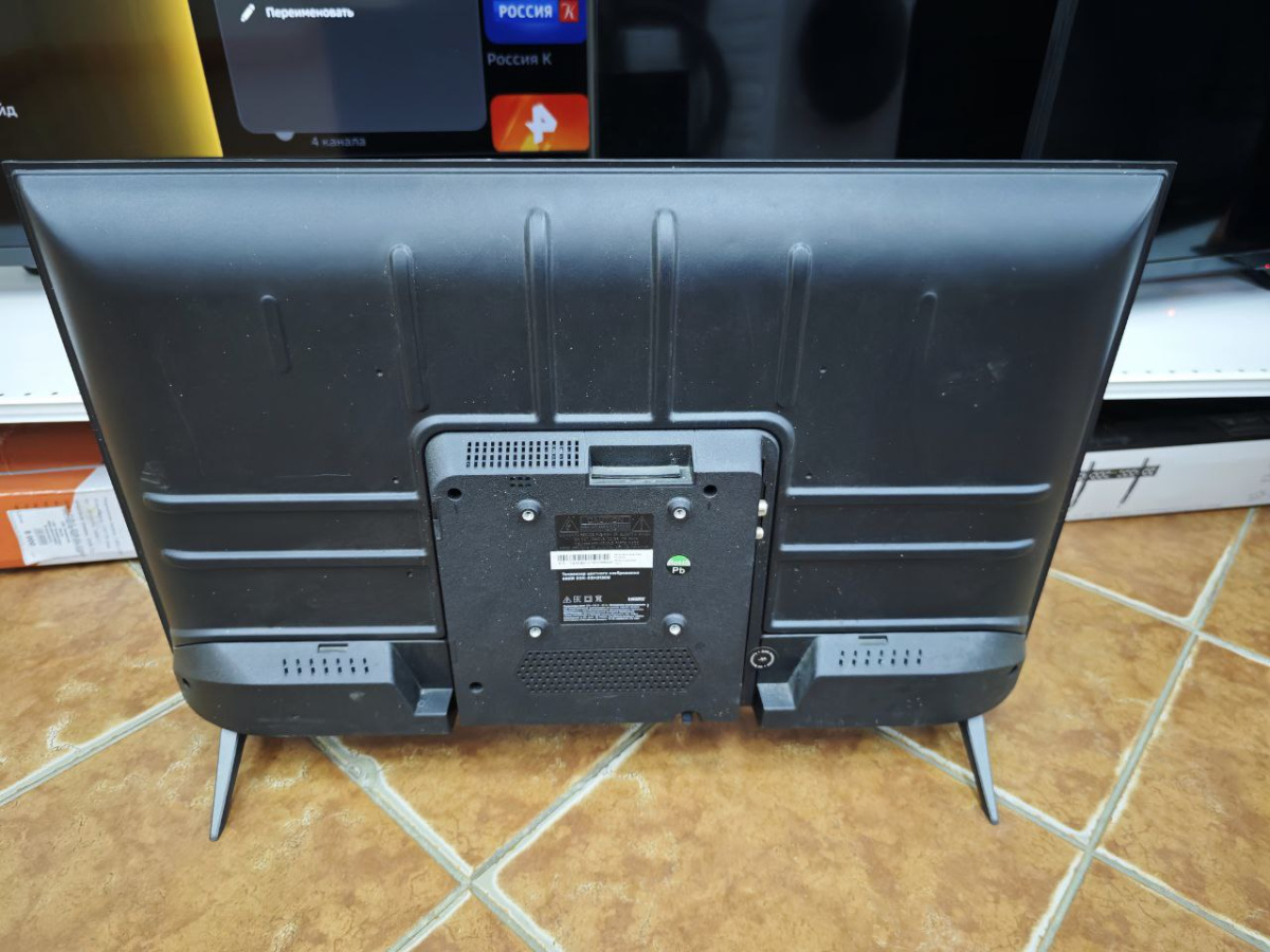 LED Телевизор SBER SDX-32H2120B