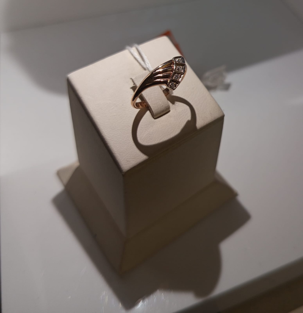 КОЛКМИ585 КОЛЬЦО С КАМНЯМИ (Au 585)