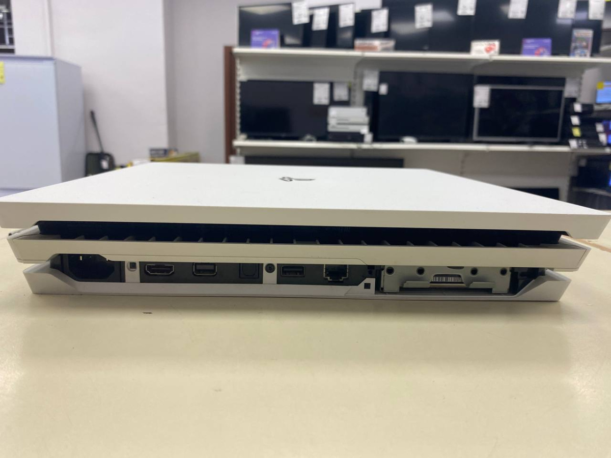 Игровая приставка PlayStation 4 Pro 1Tb