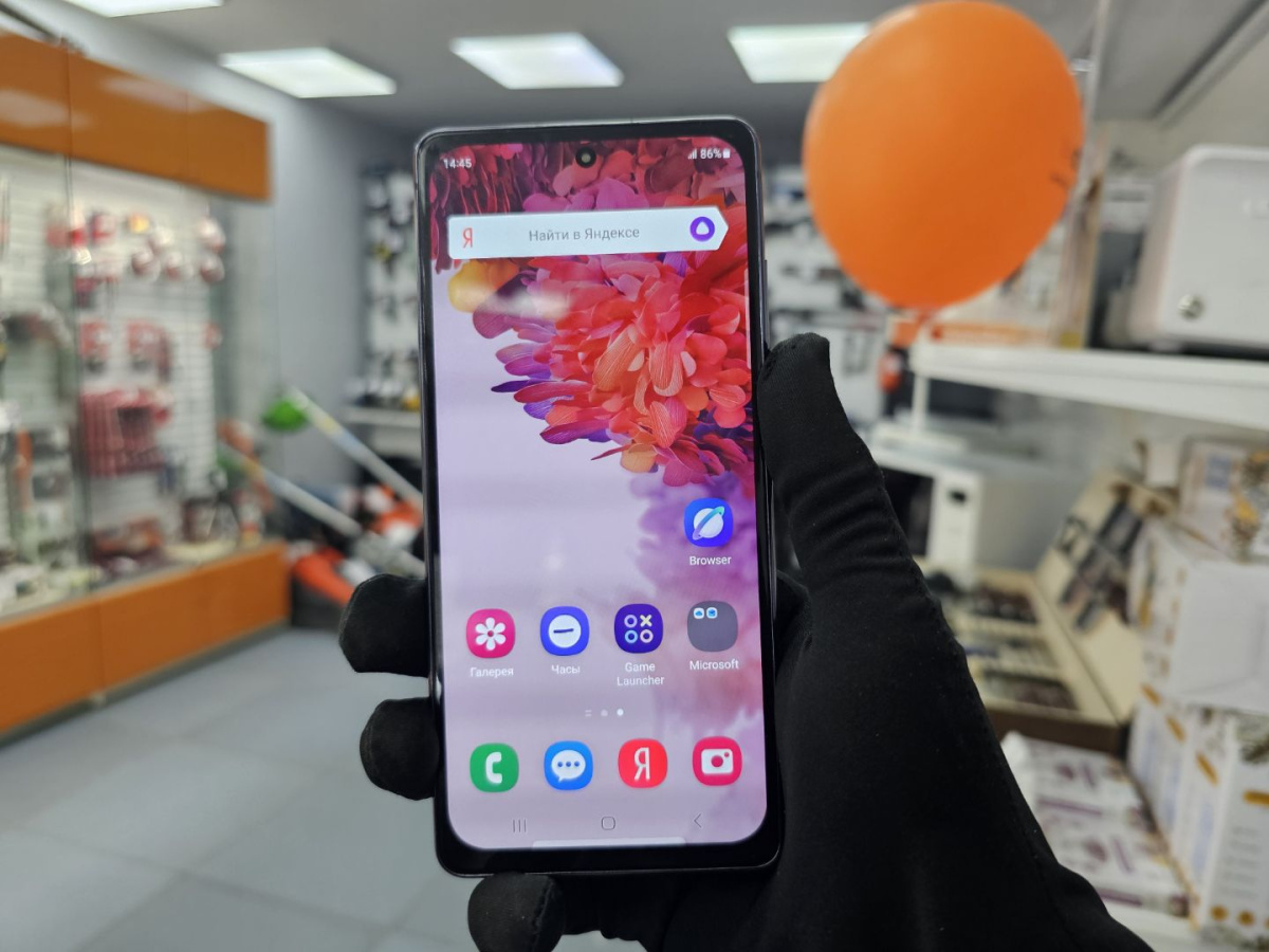 Смартфон Samsung Galaxy S20 FE 6/128