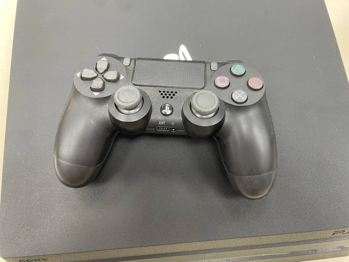 Игровая приставка PlayStation 4 Pro 1Tb Игровая приставка PlayStation 4 Pro 1Tb
