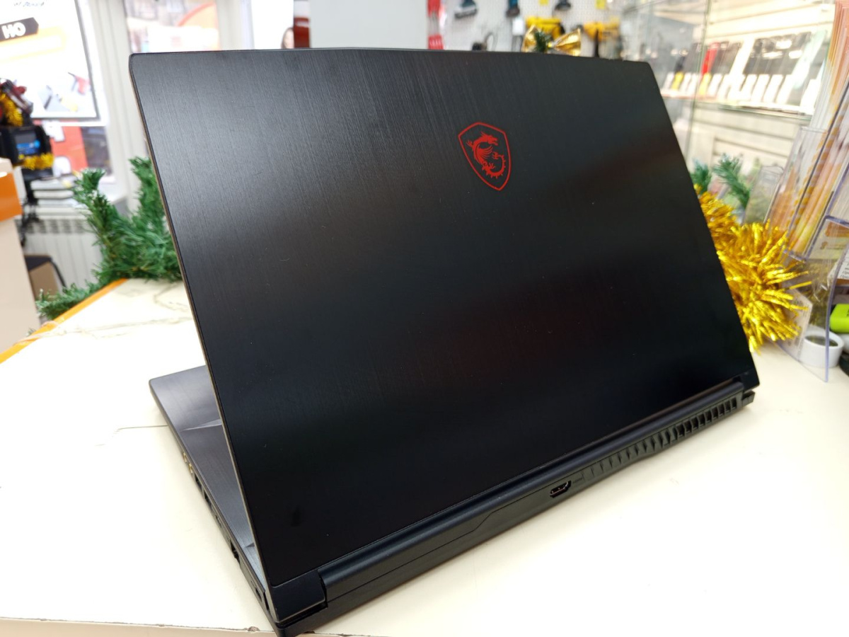 Ноутбук MSI;  Core I5-11400H, GeForce RTX 3050 Ti, 16 Гб, 512 GB, Нет