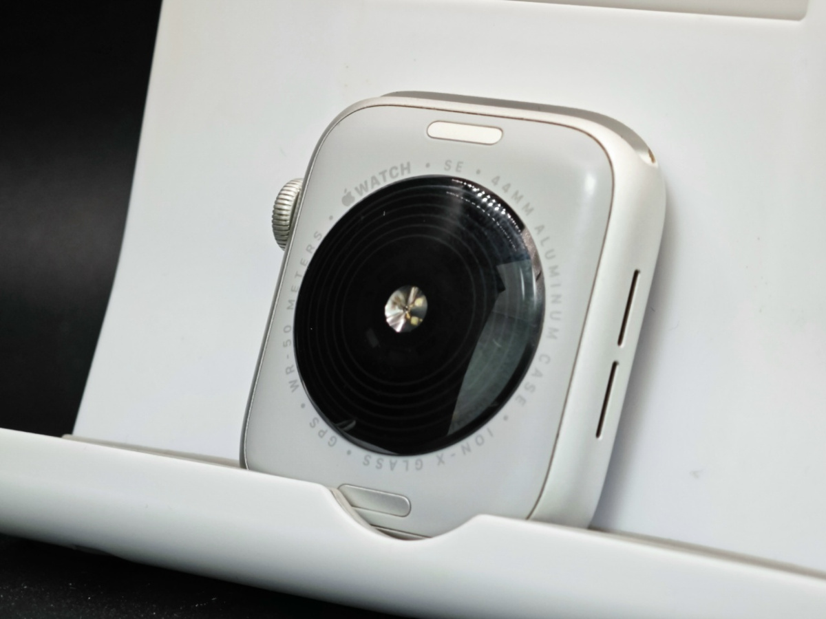 Смарт-часы Apple Watch SE 2022 44mm
