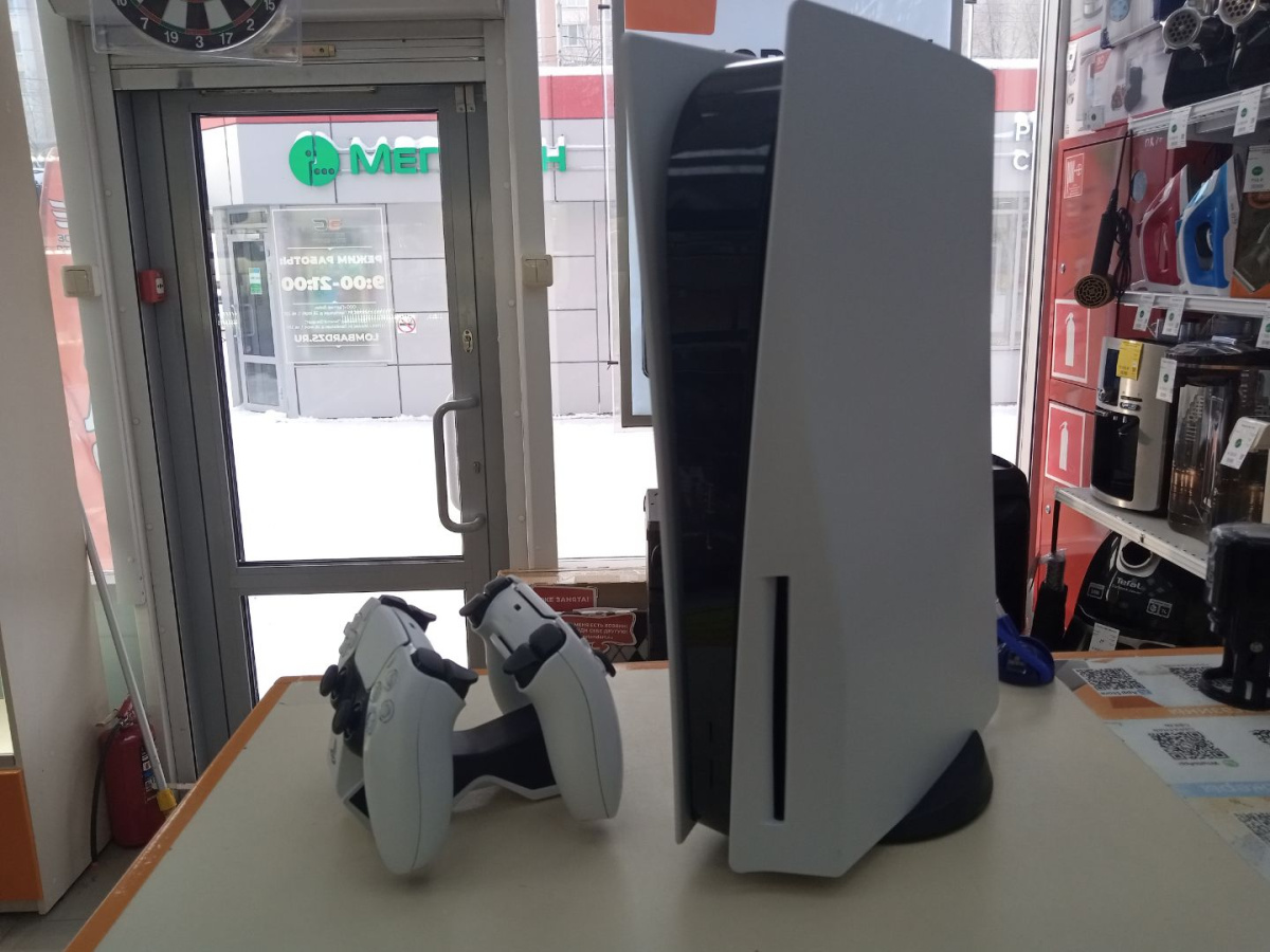 Игровая приставка PlayStation 5 825Gb (С дисководом)