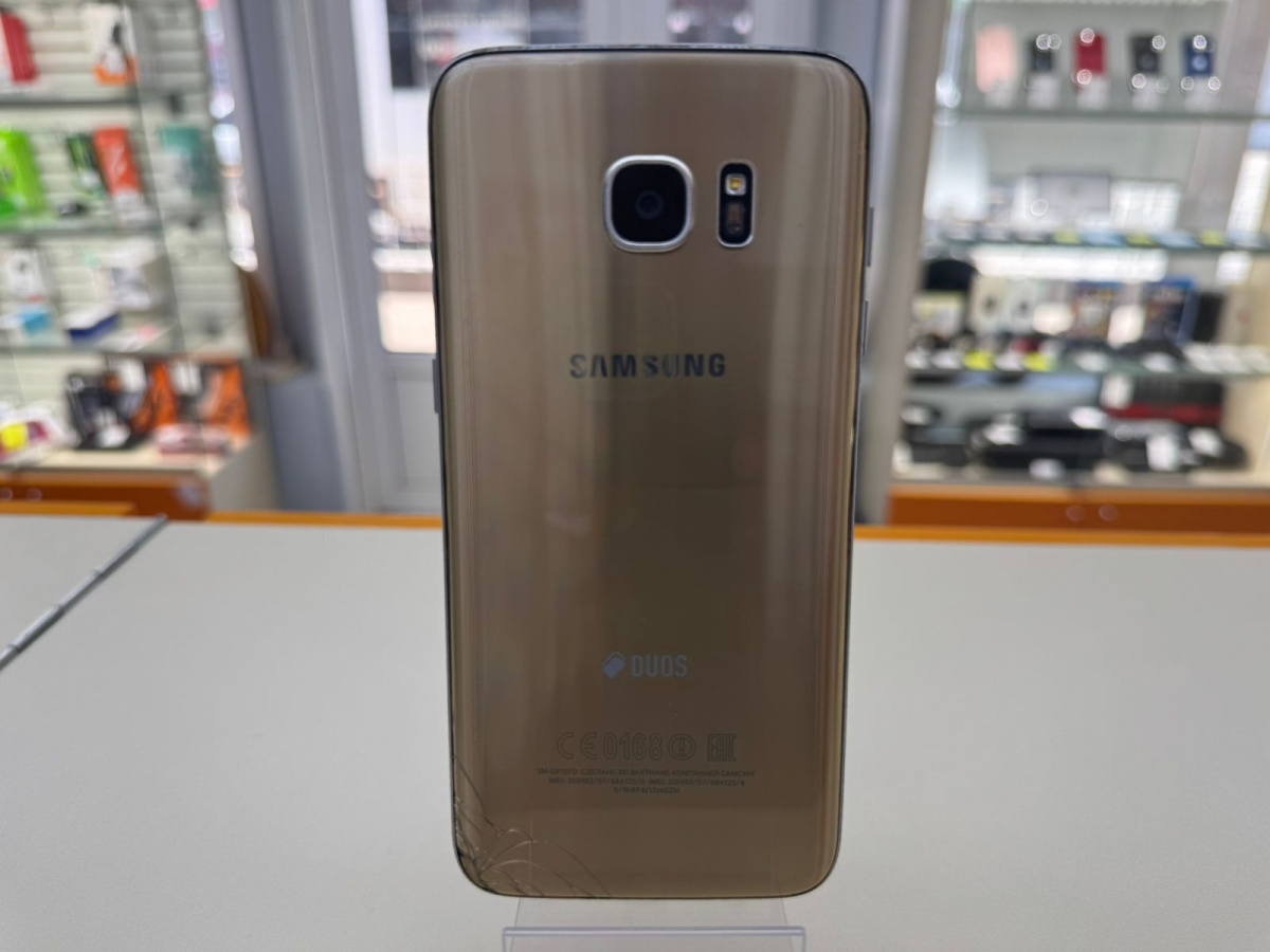 Смартфон Samsung Galaxy S7 edge 4/32