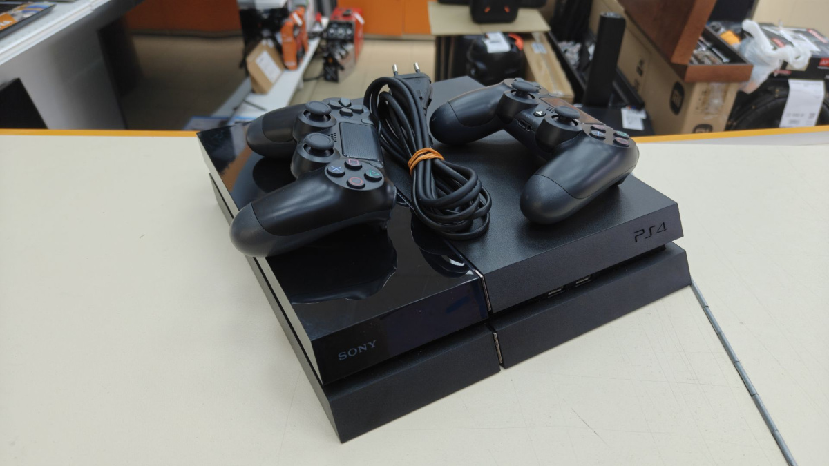 Игровая приставка PlayStation 4 FAT 500GB