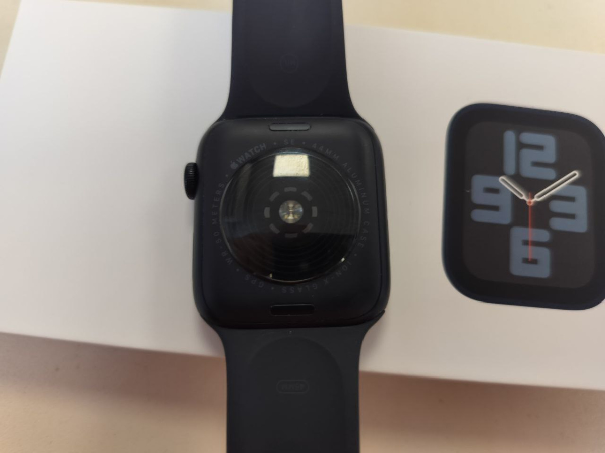 Смарт-часы Apple Watch SE 2022 44mm