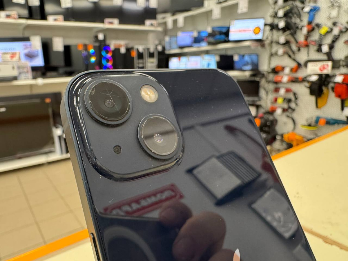 Смартфон Apple iPhone 13 128Gb