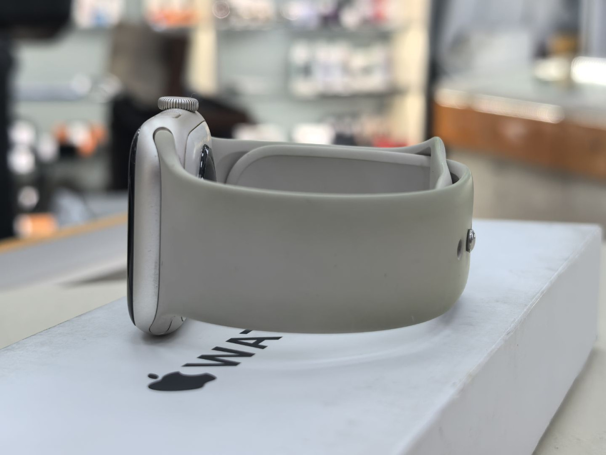 Смарт-часы Apple Watch SE 2022 44mm
