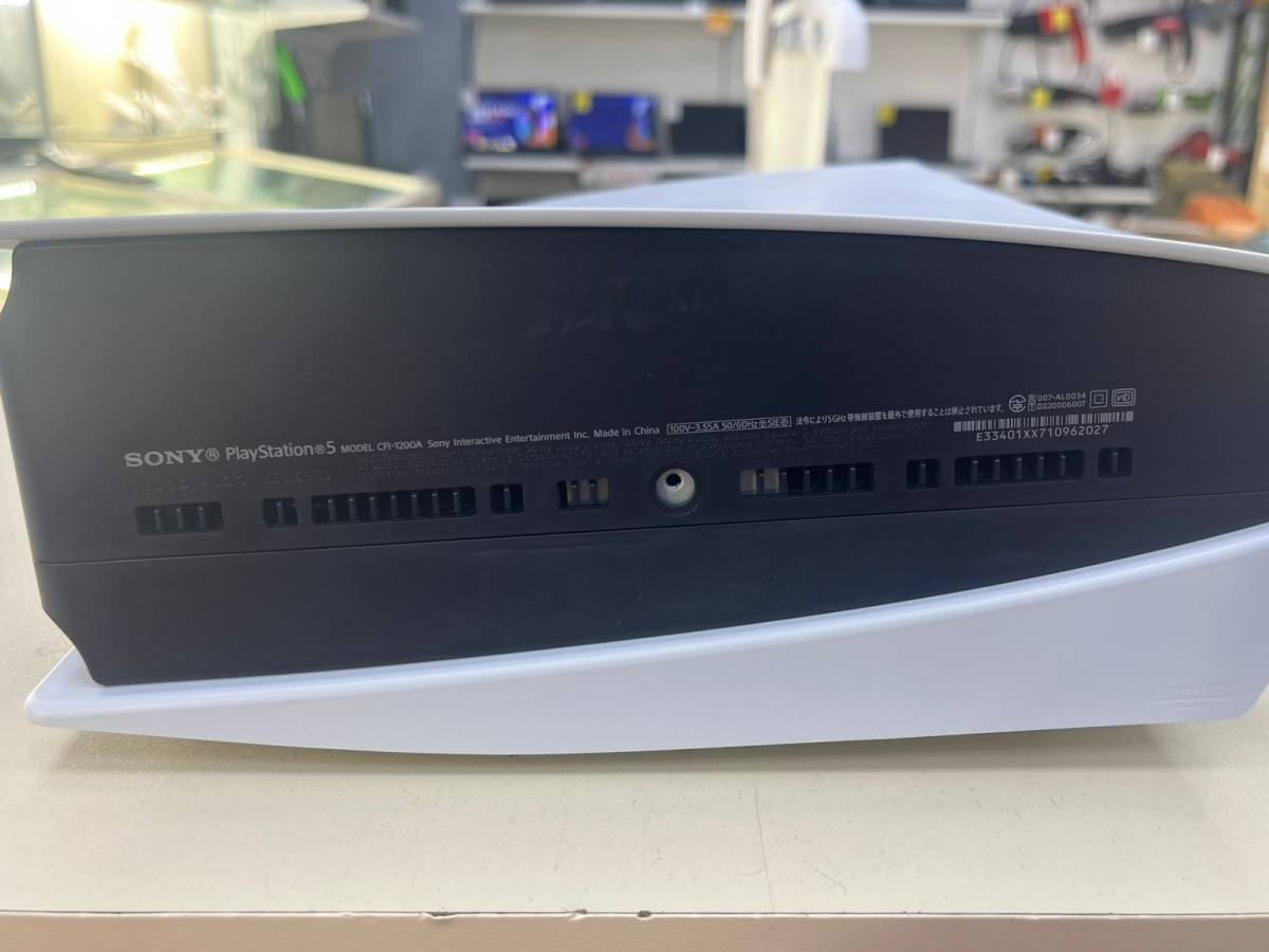 Игровая приставка PlayStation 5 825Gb (С дисководом)