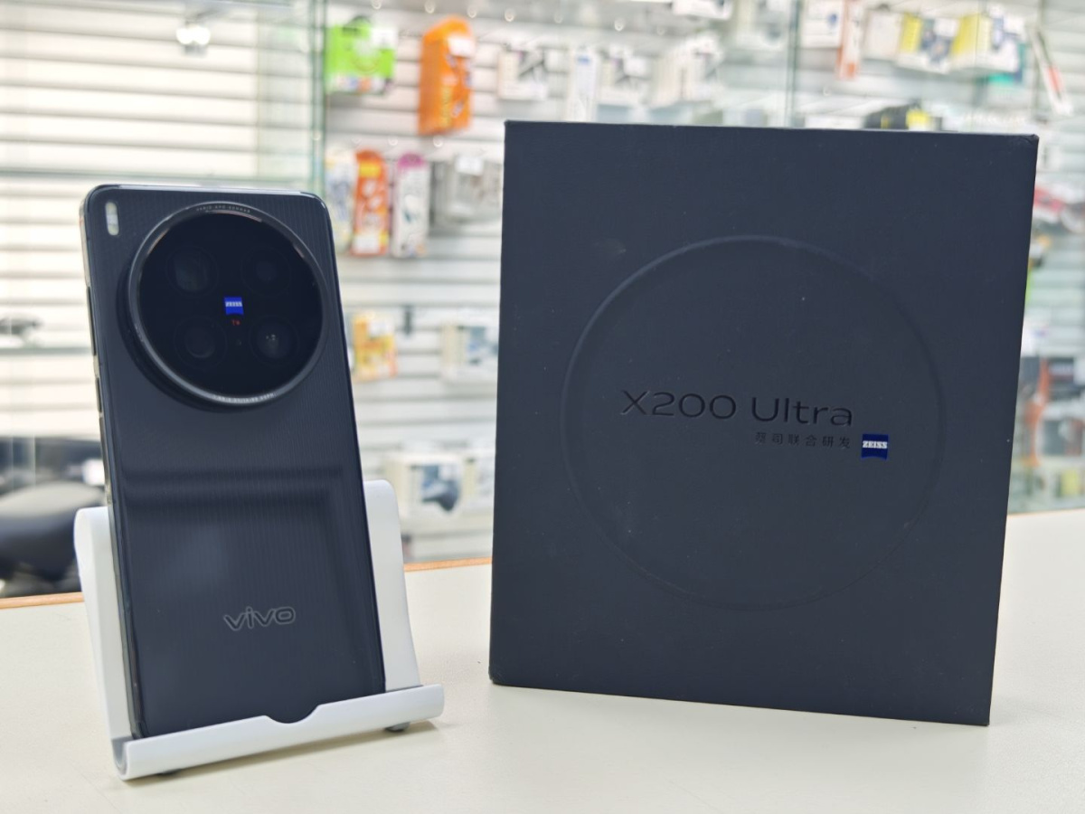Смартфон Vivo X200 Ultra 16/512