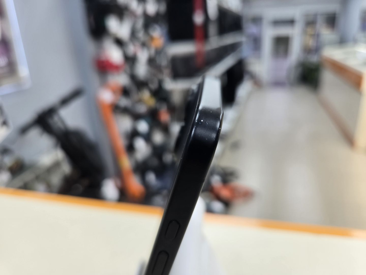 Смартфон Apple Iphone 16 128Gb