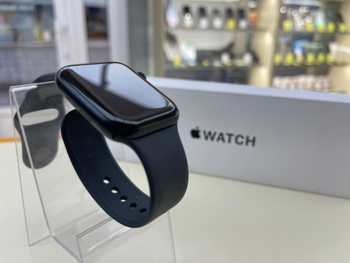 Смарт-часы Apple Watch SE 2022 44mm