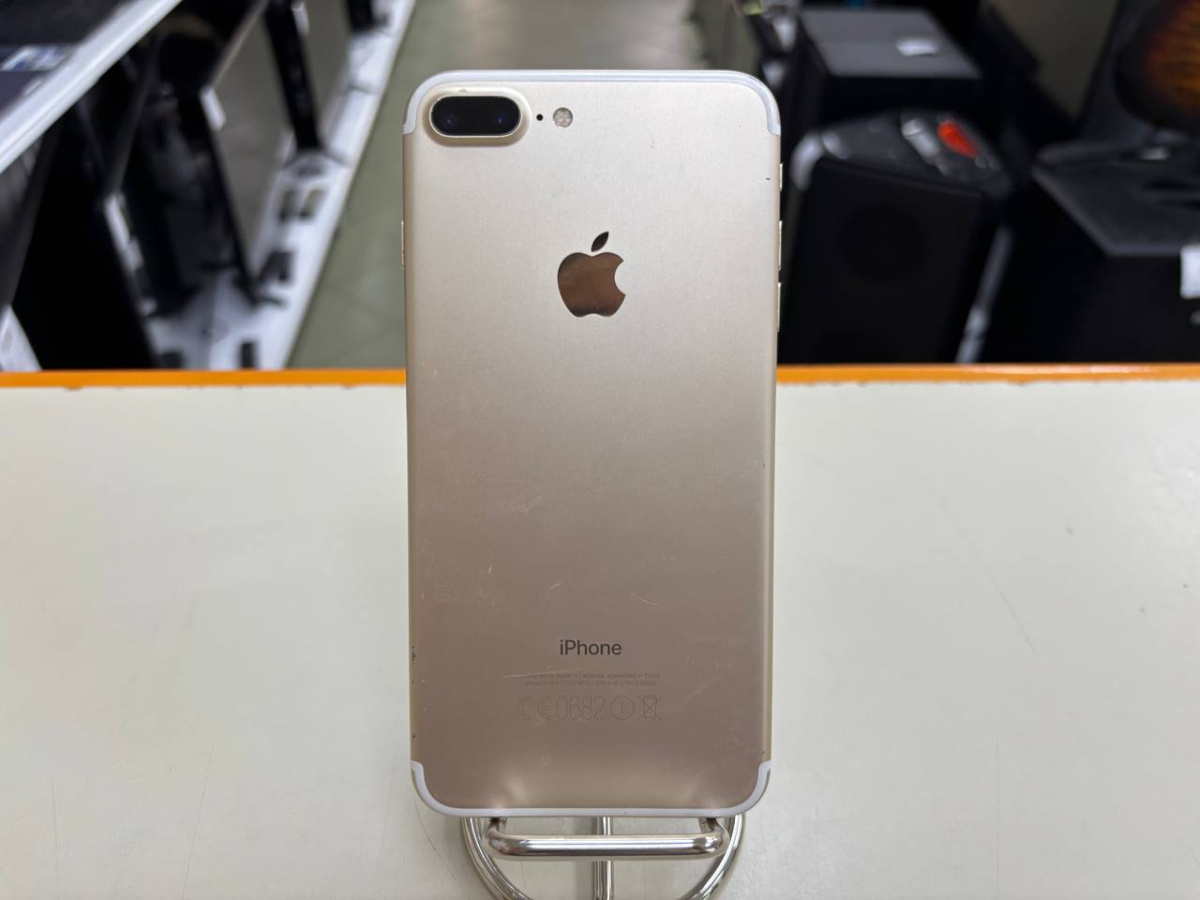 Смартфон Apple iPhone 7 Plus 32Gb