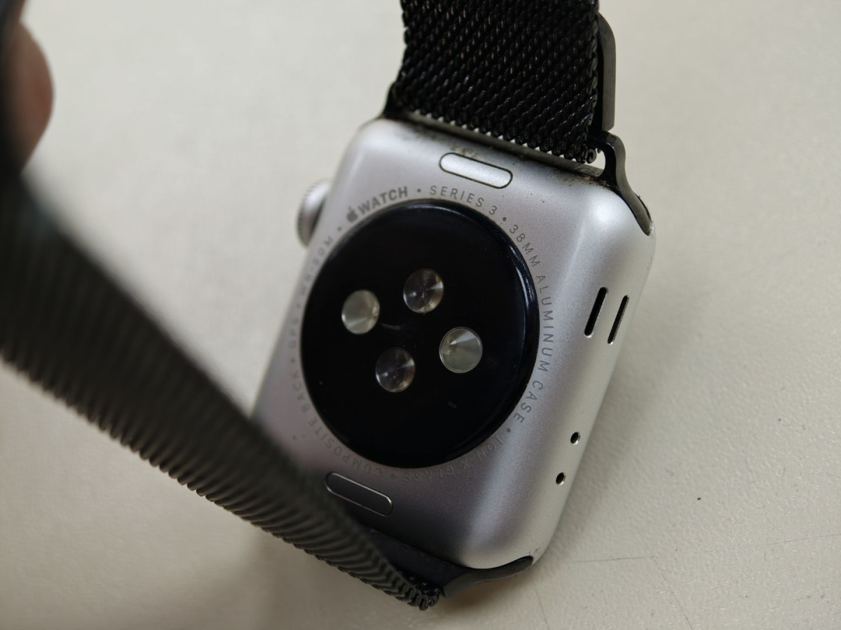Смарт-часы Apple Watch Series 3 38 мм