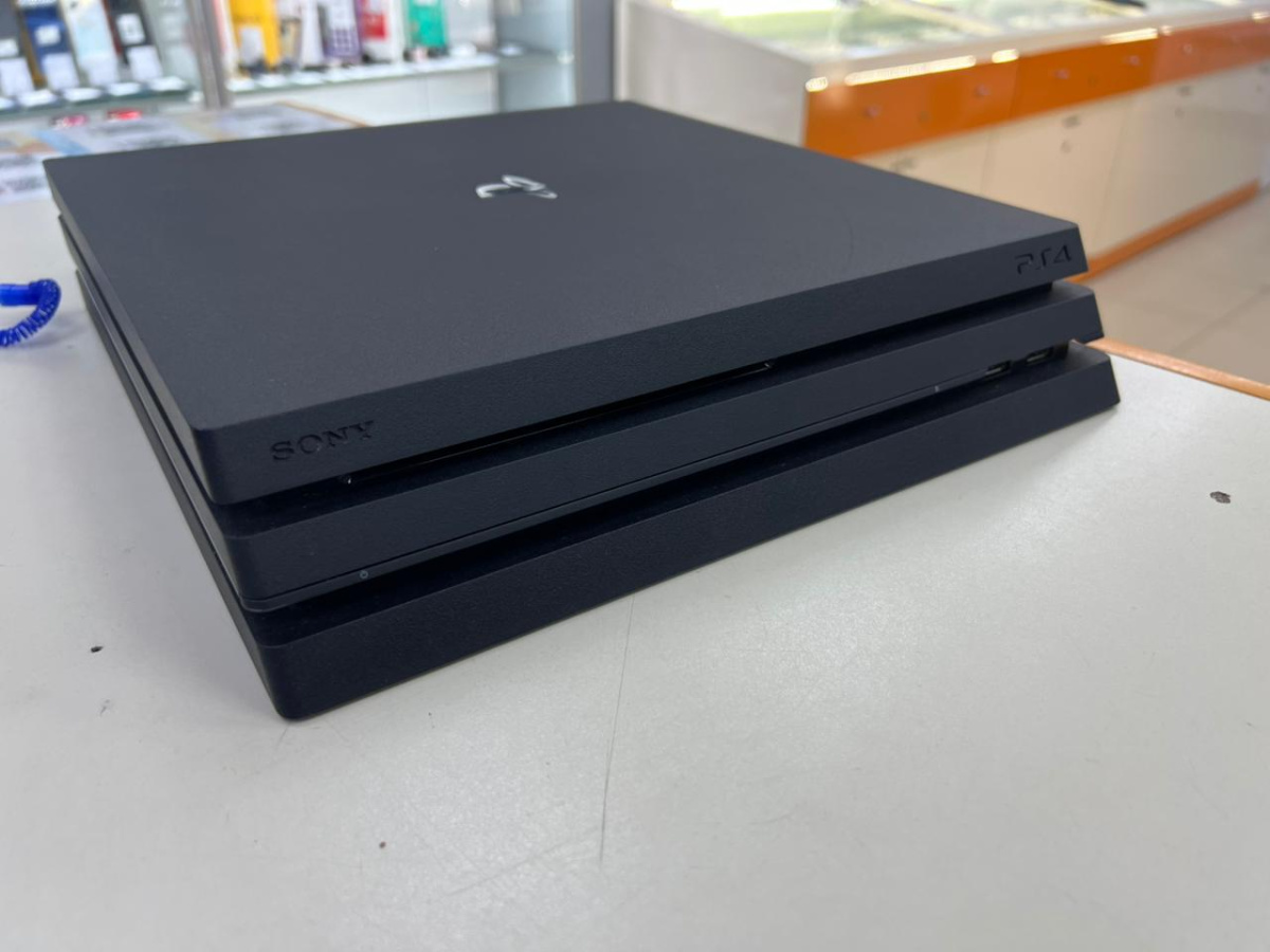 Игровая приставка PlayStation 4 Pro 1Tb