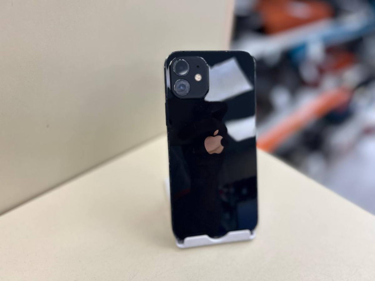 Смартфон Apple iPhone 12 64Gb
