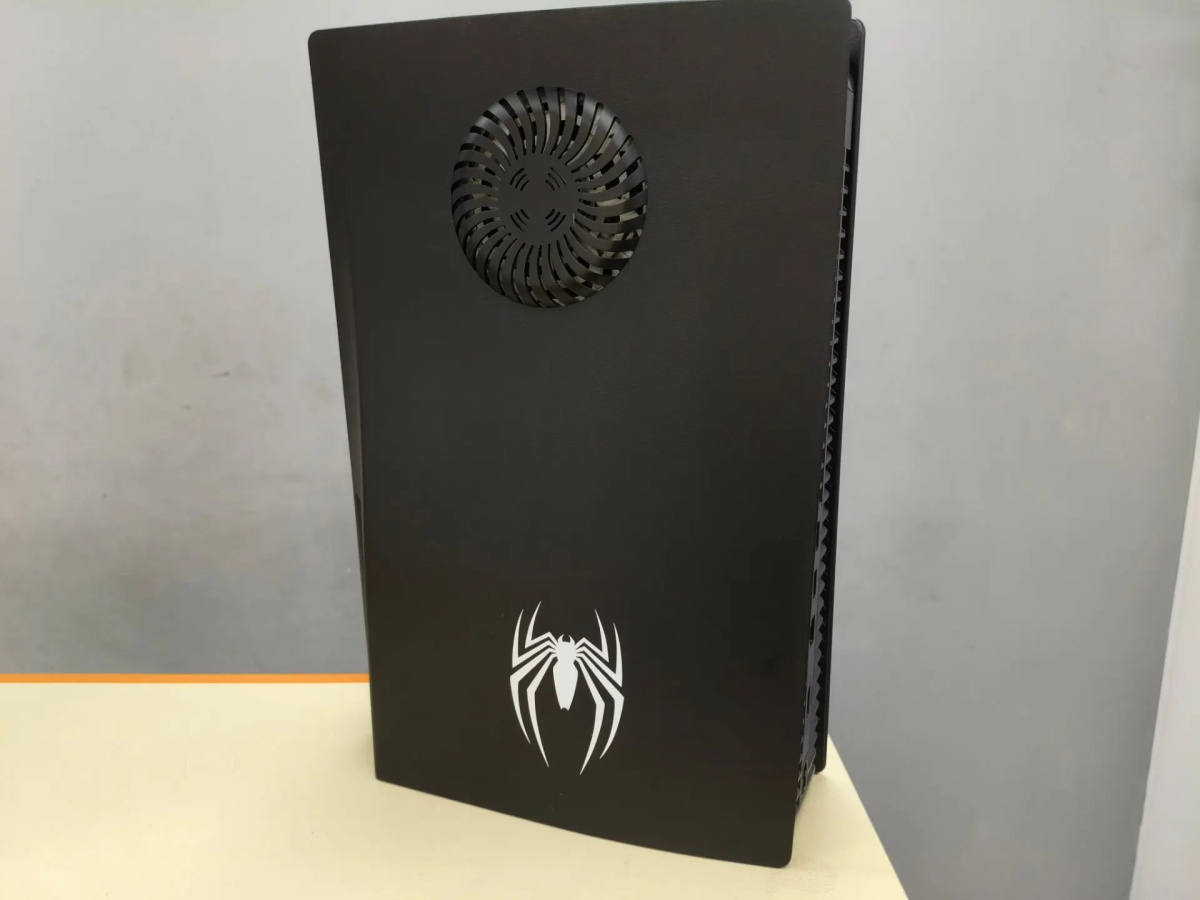 Игровая приставка PlayStation 5 825Gb (С дисководом)