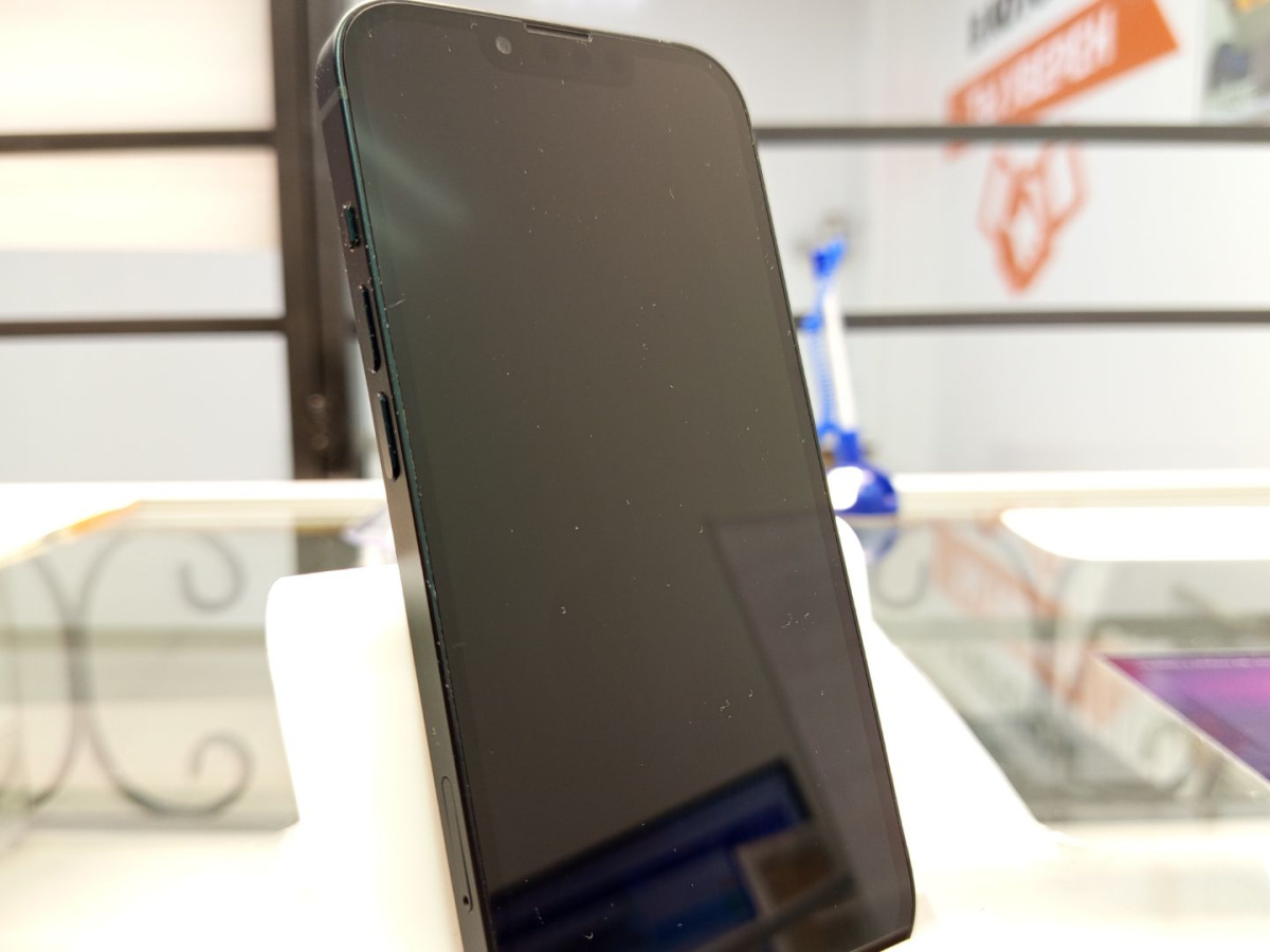 Смартфон Apple iPhone 13 128Gb