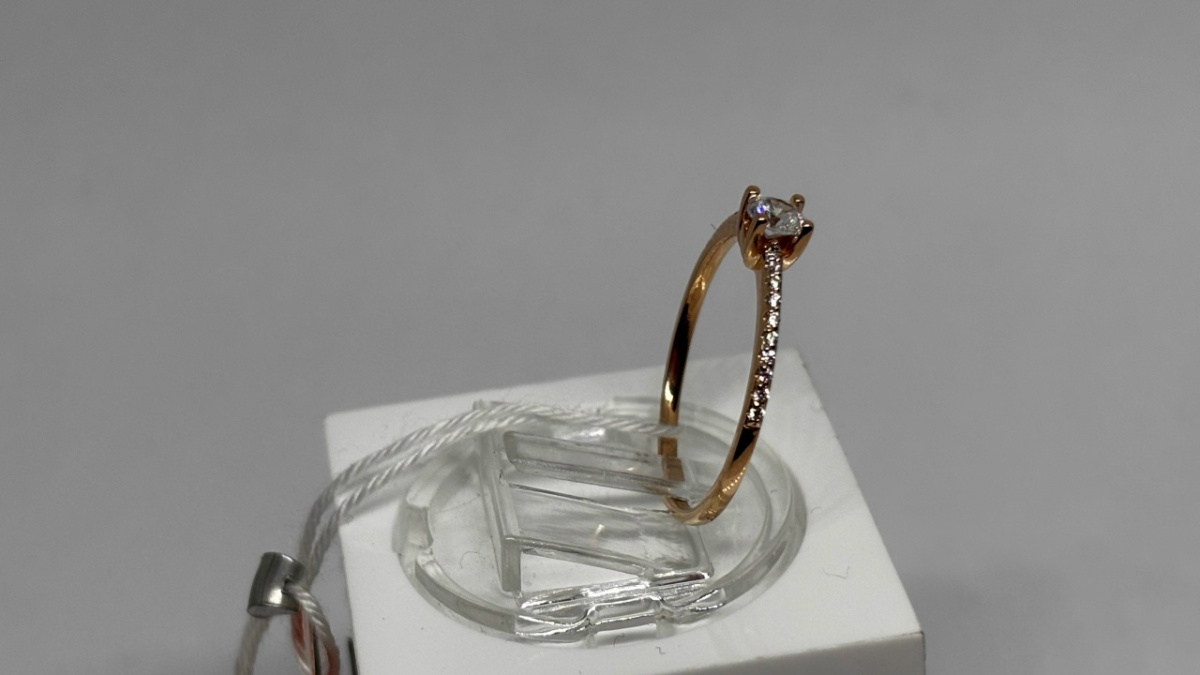 КОЛЬЦО С КАМНЯМИ (Au 585)