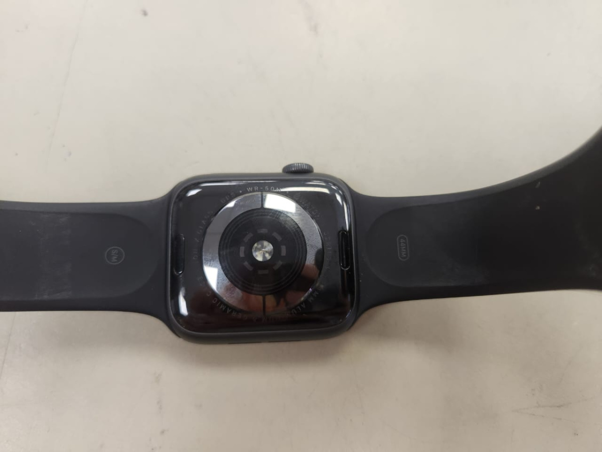 Смарт-часы Apple Watch Series 4 44 мм