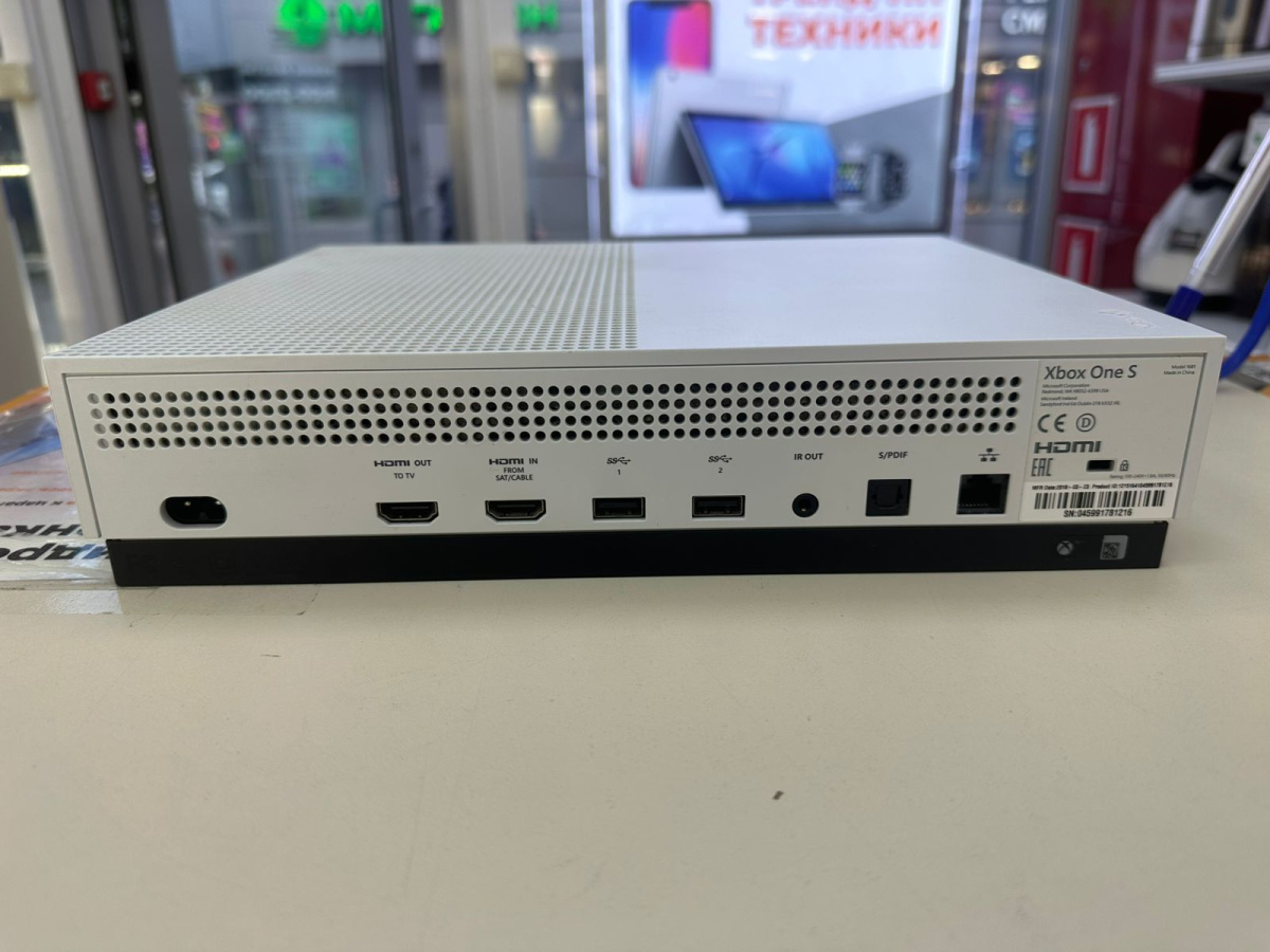 Игровая приставка Xbox One S 1TB