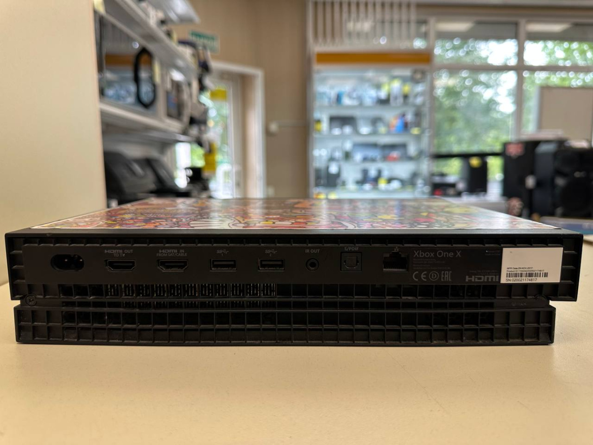 Игровая приставка Xbox One X 1Tb