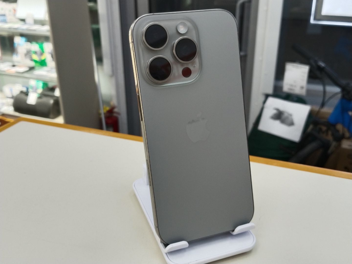 Смартфон Apple Iphone 16 Pro 128Gb