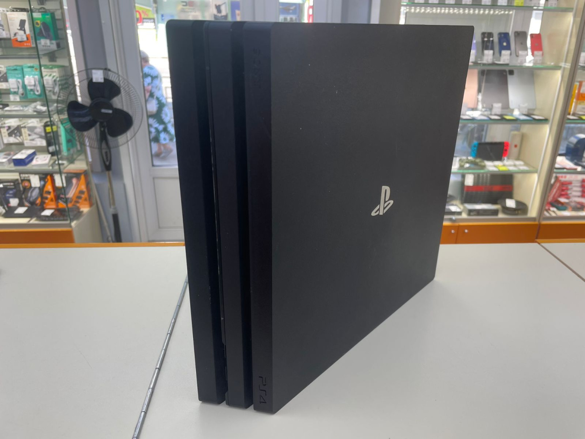 Игровая приставка PlayStation 4 Pro 1Tb