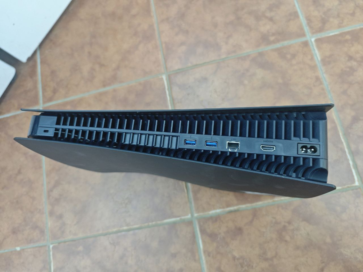 Игровая приставка PlayStation 5 825Gb (С дисководом)