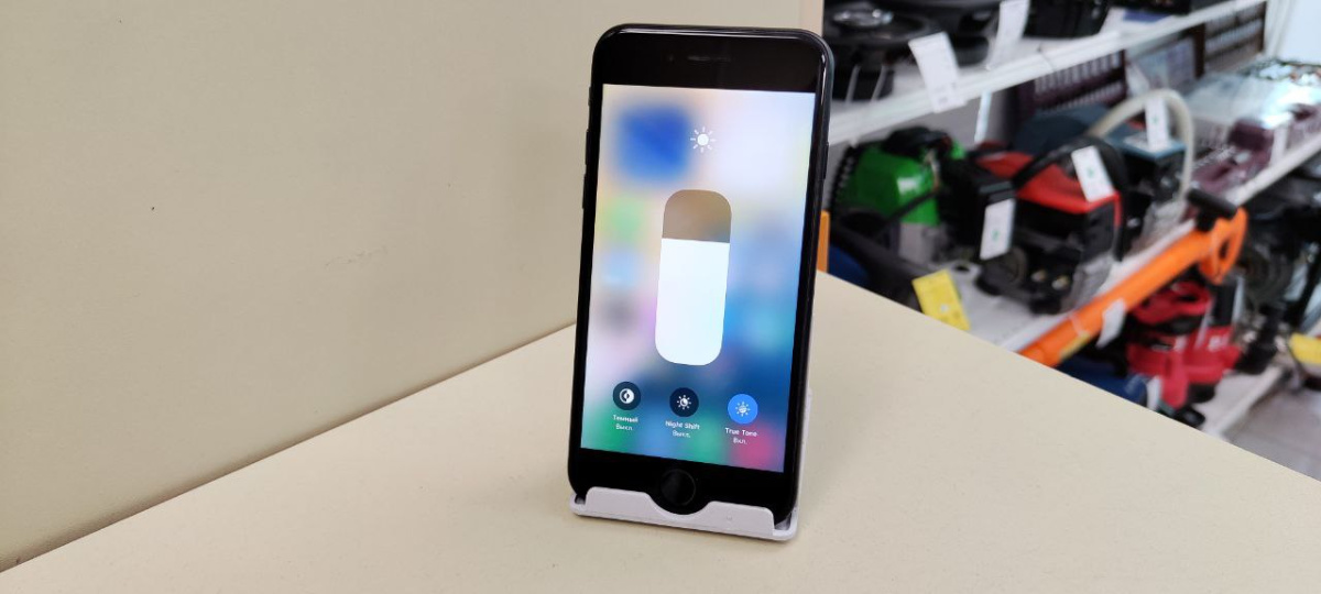 Смартфон Apple iPhone SE 2020 128Gb