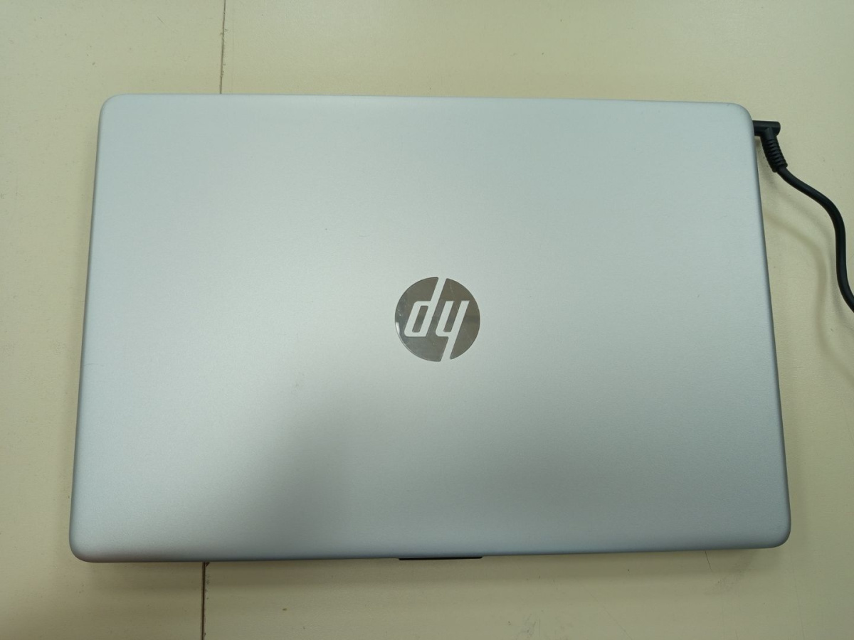 Ноутбук HP; Core i3-8145U, Intel UHD Graphics, 4 Гб, 240 Гб, Нет