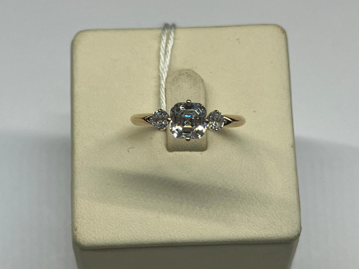 КОЛКМИ585 КОЛЬЦО С КАМНЯМИ (Au 585) КОЛКМИ585 КОЛЬЦО С КАМНЯМИ (Au 585)