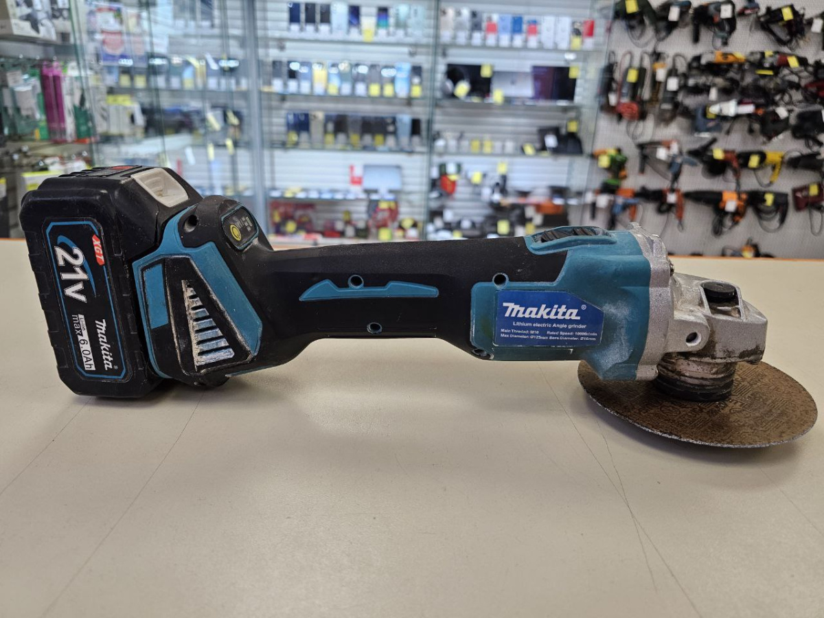 Угловая шлифмашина Makita DGA404