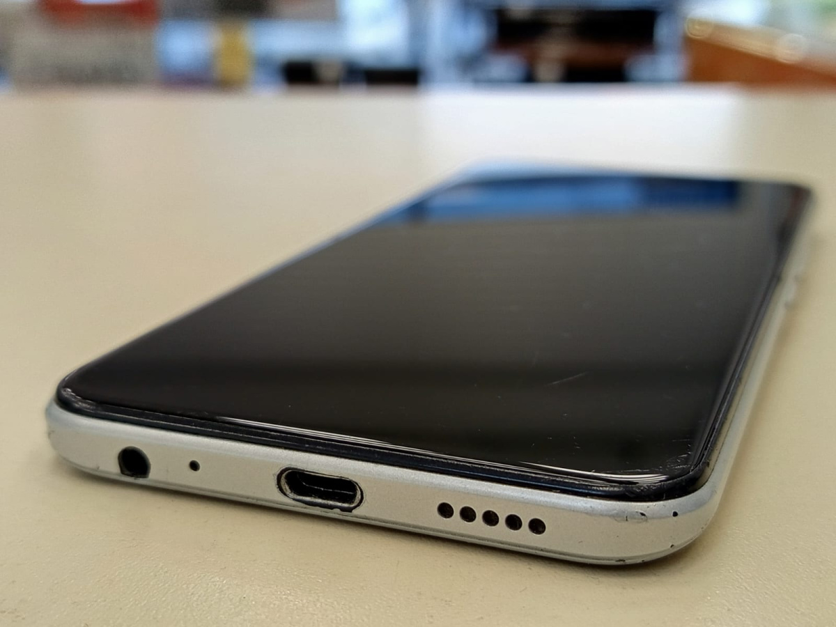 Смартфон Tecno Spark 8C 4/64
