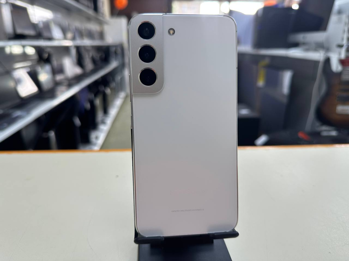 Смартфон Samsung Galaxy S22 8/256