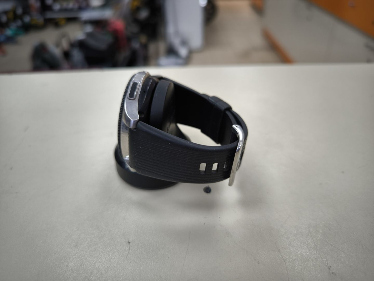 Смарт-часы Samsung Galaxy Watch