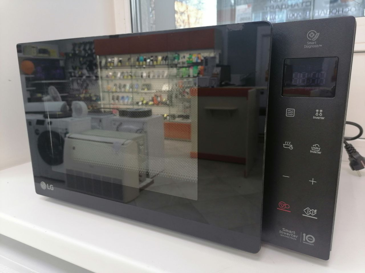 Микроволновая печь LG MW23W35GIB