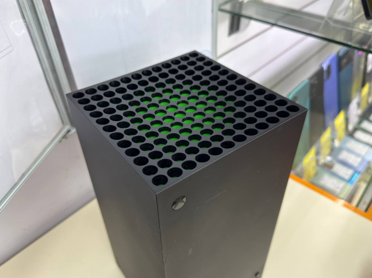Игровая приставка Xbox Series X 1Tb