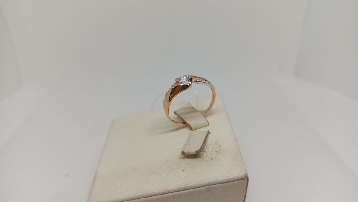 КОЛЬЦО С КАМНЯМИ (Au 585)