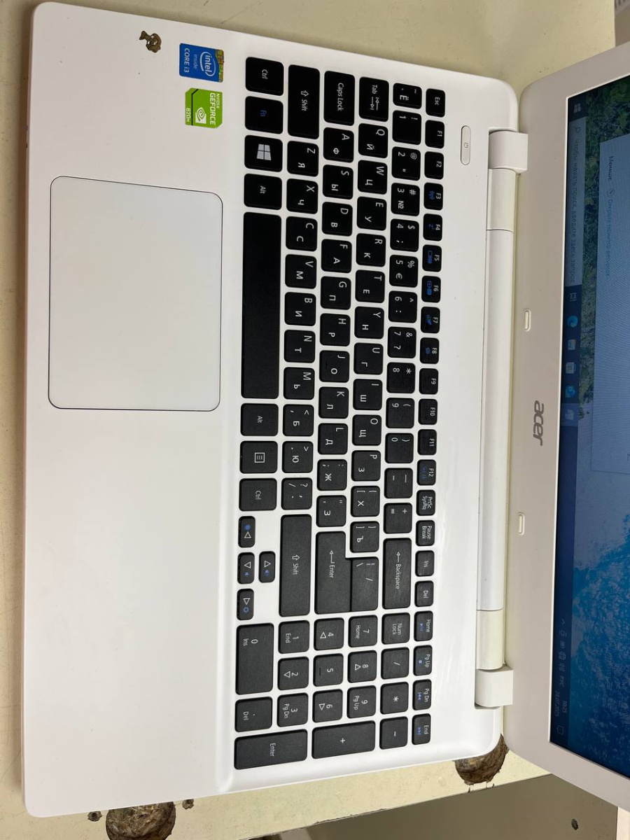 Ноутбук Acer v3-572; Core i3-4005U, GeForce 820M, 8 Гб, 256 Гб, Нет